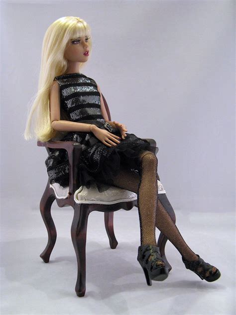 Posts About Tonner Doll On N I By T F Formerly Mildendo Magazine Doll Clothes Dolls Barbie