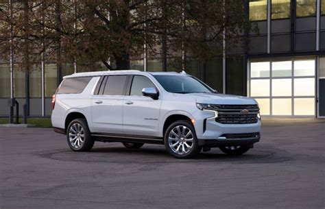 Chevy Suburban Vs Ford Expedition Compare Full Size Suvs
