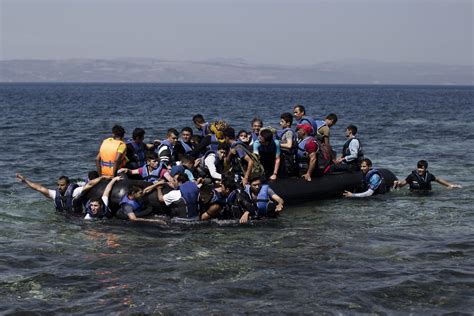 Refugee Crisis 2015 Humanitarian Groups Rescue 301 People In Mediterranean Sea As Europe