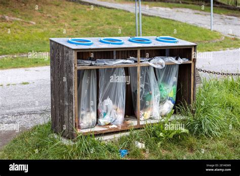 Mülleimer Müll ist Haufen viel Dump Verschmutzung durch Müll