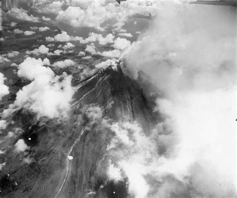 Erupting Mayon Volcano 1947 All About Juan