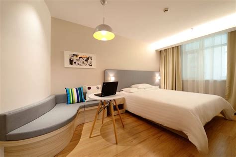 Convert your empty garage into a bedroom when extra space is needed. Steps To Temporarily Convert A Garage To A Guest Bedroom