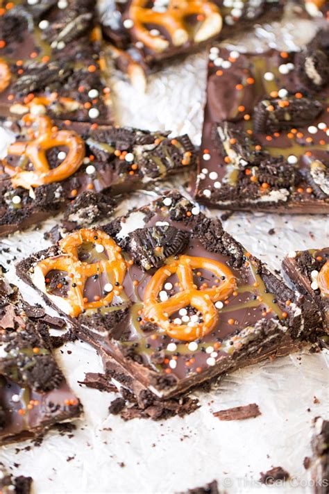 Small and selfish brownie : Dark Chocolate Oreo Pretzel Bark | This Gal Cooks
