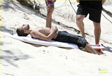 Liam Payne Surfing Shirtless In Australia Photo 609927 Photo Gallery Just Jared Jr