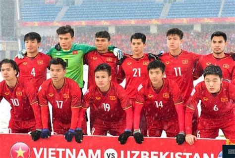 Each nation must submit a squad of 20 players, 17 of whom must be born on or after 1 january 1995, and three of whom can be older dispensation players. Vietnam favourites for AFF Suzuki Cup 2018: FOX Sports ...