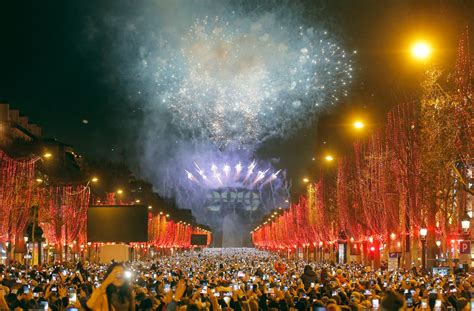 New Year Celebrations World Welcomes 2019 Oxford Mail