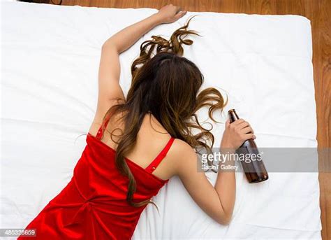60 Meilleures Drunk Asian Women Photos Et Images Getty Images