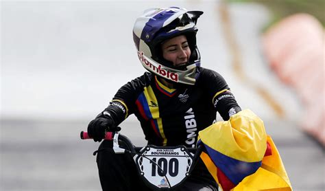 She won her first national title at age of 5 and her first world title at 9. Mariana Pajón logró medalla de oro en válida de BMX | La FM