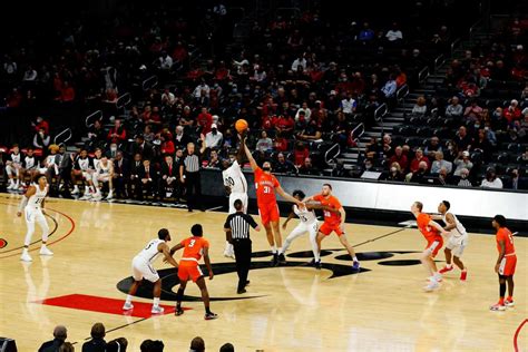 Watch Uc Releases 2021 22 Mens Basketball Intro Video All Bearcats
