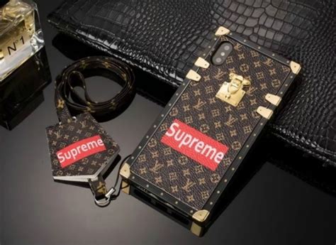 Louis vuitton x supreme case review hope you guys all enjoy!i bought this case from thecasepluginstagram for the company @mycaseplug. Brown tiny LV Supreme TPU Trunk Case - Dopephonecases ...