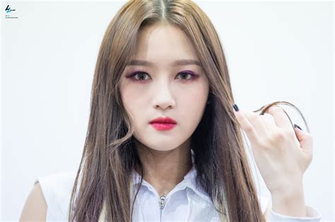Siyeon Lee Si Yeon It Hurts Me Our Girl Dream Catcher Girl Group Kim Face Dreamland
