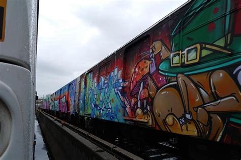 Vandals Cover 24 Nyc Subway Cars Along Six Lines With Graffiti