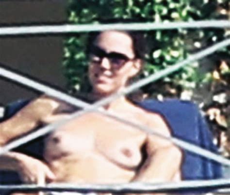 Duchess Kate Middleton Topless Sunbathing Pics From France The