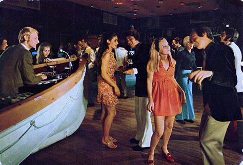 Amazing Color Photos Of Teenage Dance Parties And Disco From The S And S Vintage News