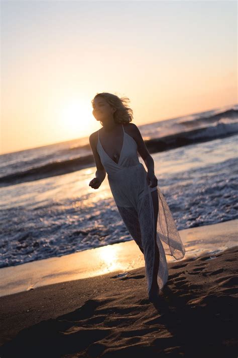50 IDEAS DIVERTIDAS Y ORIGINALES PARA TOMAR FOTOS EN LA PLAYA | Fotos
