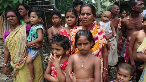 East Bengal India June 18 2015 Residents Of A Small Poor Village