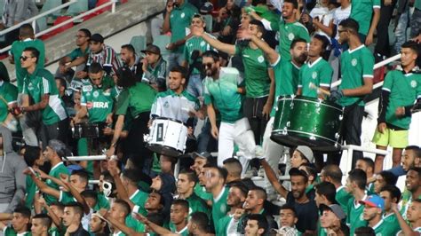 جمهور الرجاء العالمي في مباراة الفتح ضد الرجاء 231117 Ultras Raja