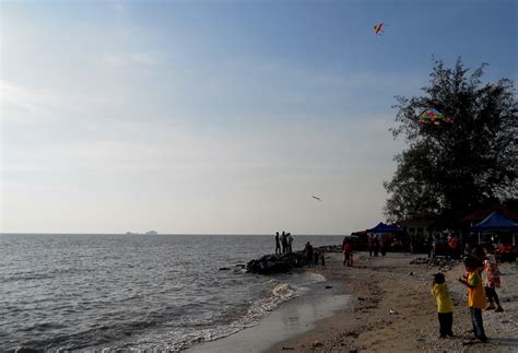 Pantai remis kuala selangor is located about 20 km southern site of kuala selangor. 10 Tempat Menarik Di Kuala Selangor Yang Pasti Mengagumkan ...