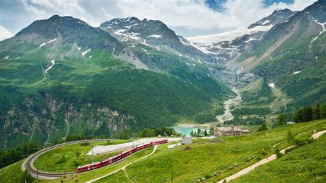 Is this the world's most spectacular railway? - Lonely Planet Video