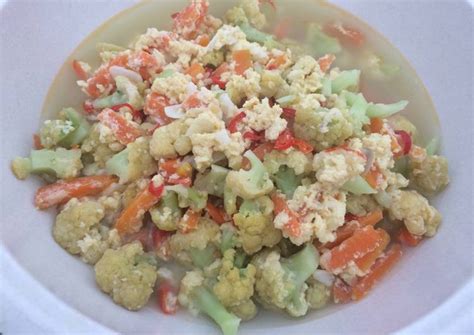 Kembang kol adalah sayuran jenis brassica oleracea yang biasa dijadikan berbagai olahan menu makanan. Resep Tumis kembang kol wortel oleh Cynthia - Cookpad