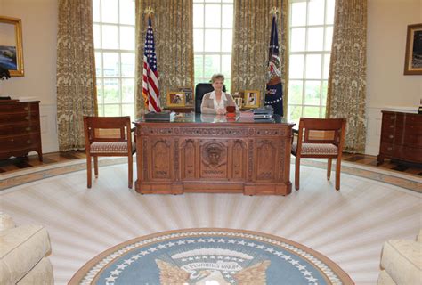 George bush's office in 1990 (nara). Recreating the Oval Office at the George W. Bush ...