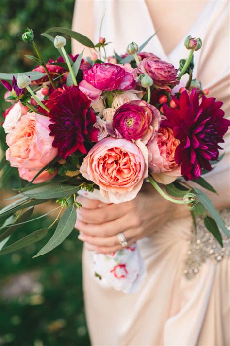 I actually couldn't stop looking because they were all so pretty. These 4 Tricks Will Help You DIY Your Wedding Bouquet