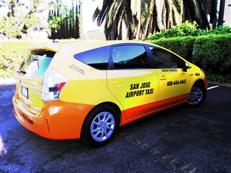 Перевод слова taxi, американское и британское произношение, транскрипция, словосочетания, однокоренные слова, примеры использования. San Jose Airport Taxi Service