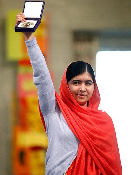 Malala yousafzai erhält am heutigen mittwoch gemeinsam mit kailash satyarthi den friedensnobelpreis. Orlando Bloom, Miranda Lambert, Angelina Jolie: Celeb ...