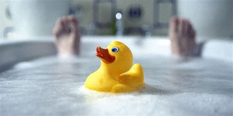 Are Rubber Ducks Safe Bath Toys May Be Filled With Bacteria Anne Franck Duck Wallpaper In A