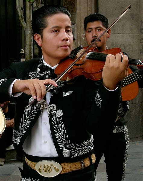Mexican Mariachis Performing In A Madrid Pedestrian Street Frases De