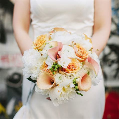 Artificial flowers rose bouquet white bridal artificial calla lily wedding bouquet for wedding decoration. Peach Roses And Lily Bouquet|http://refreshrose.blogspot.com/