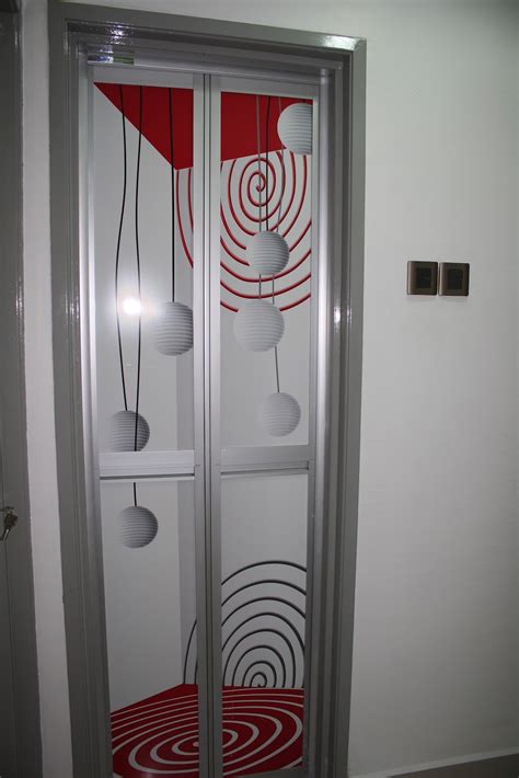 Pintu yang berkonsepkan kontemporari moden ini adalah hasil latihan tangan sewaktu membuat pintu kabinet dapur sebelum ini. Pintu Bilik Air Moden | Desainrumahid.com