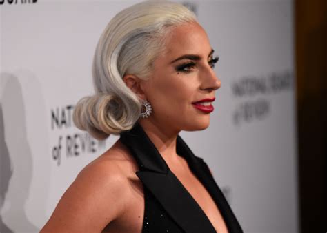 Stefani joanne angelina germanotta, better known by her stage name lady gaga, is an american singer, songwriter and. Lady Gaga entschuldigt sich für Zusammenarbeit mit R.Kelly