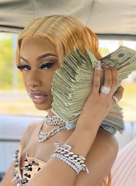 Pin 𝐟𝐞𝐧𝐭𝐢𝐢𝐜𝐡𝐚𝐧𝐞𝐥 In 2021 Money Girl Rich Girl Lifestyle Thug Girl