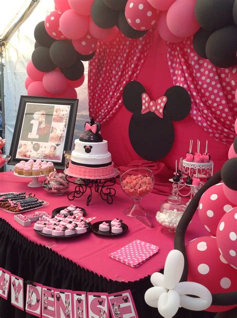 Balloon lanterns, balloon centerpieces, balloon decorations, birthday decorations, baby mickey, minnie y mickey mouse, mickey balloons, mylar party ideas, parties, fete ideas, ideas party. Minnie mouse candy table | Minnie mouse birthday party ...