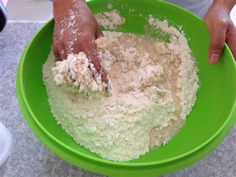 Cara membuat adonan tepung corndog. Cara Membuat Pisang Goreng Dalam Bahasa Inggris Indonesia ...