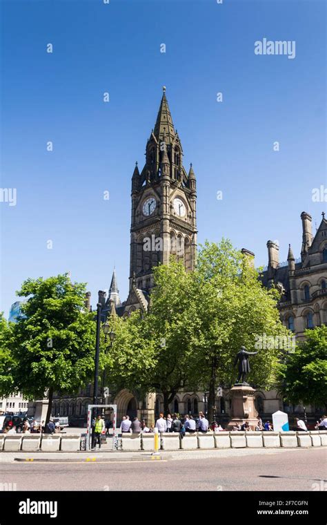 Manchester Town Hall And Albert Square The Town Hall Was Designed By