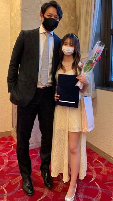 岩隈久志の妻、卒業式での長女と夫の2ショットを公開「涙腺崩壊でした」 エンタメ総合 Abema Times アベマタイムズ