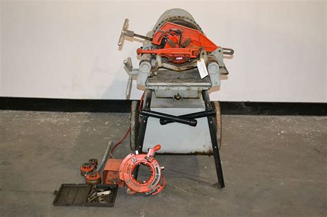 Model 1224 Threading Machine