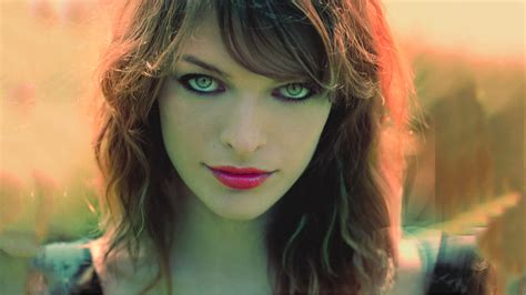Sexy Milla Jovovich Beautiful Hd Pictures Wallpapers In