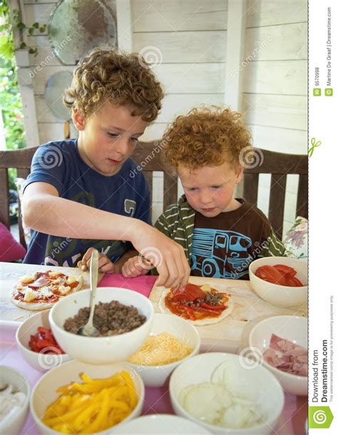 Children Making Pizza Royalty Free Stock Photos Image