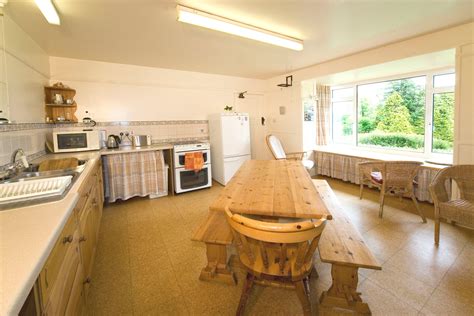 Devon cottages by the sea many of these devon cottages by the sea are just a short walk to the beachfront with many enjoying uninterrupted sea views. Pin by The Holiday Cottages on Seaside Cottages | Devon ...