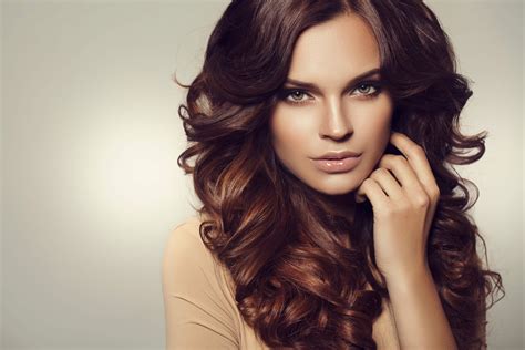 5 ~ 10 inches hair length: Chestnut Brown Hair: Why We Love This Hue for the Holidays