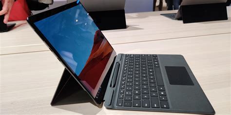 The microsoft surface pro x is powered by an microsoft sq2 processor, microsoft sq2 adreno 690 gpu graphics, 16gb lpddr4x ram and a 256gb it also has a 13 2880 x 1920 (267 ppi) display and weighs 774g. Microsoft's cutting-edge, super-slim Surface Pro X laptop ...