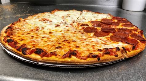 Pizza Restaurant in Dyer, IN | NWI | Delivery, Pick Up | Doreen's Pizzeria
