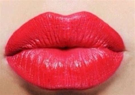 Ruby Red Perfect Lips Bright Red Lipstick Lip Enhancement