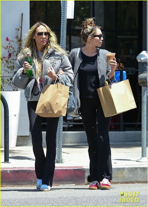 Miley Cyrus Celebrates Mom Tish S Engagement With A Lunch Date Photo 4929230 Miley Cyrus