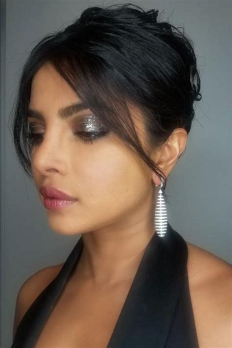 how priyanka chopra s makeup artist emphasized her eyes at the vanity fair oscar party 2019 allure