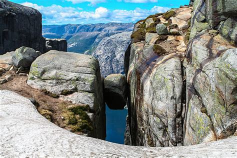 „es war fantastisch, ihn zu sehen. Best Kjerag Stock Photos, Pictures & Royalty-Free Images ...