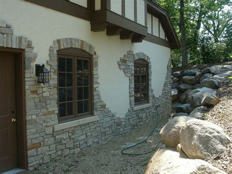 Old World Look Stucco And Stone Exterior Stucco Exterior Exterior